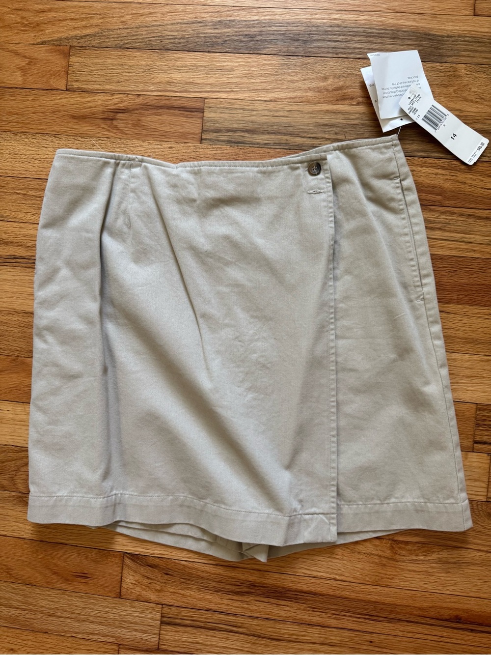 Jones New York Cream Mini Skort